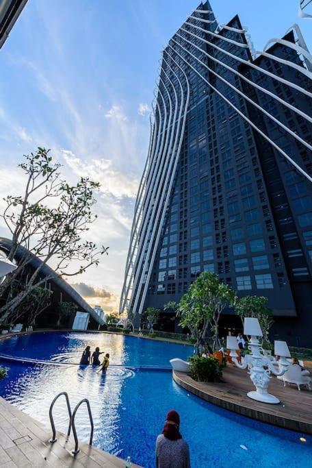 Apartment Arte Mont Kiara Elegant Highest Floor Netflix 6pax Kuala Lumpur