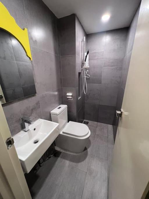 Arte Mont Kiara Elegant Highest Floor Netflix 6pax Apartment
