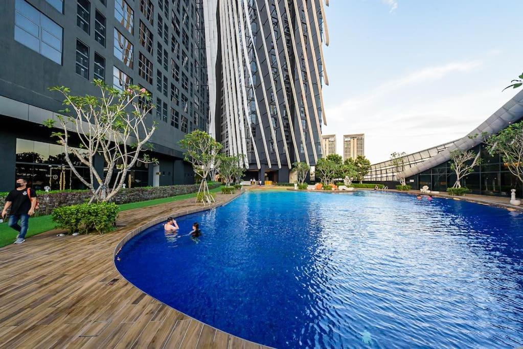 Arte Mont Kiara Elegant Highest Floor Netflix 6pax Kuala Lumpur